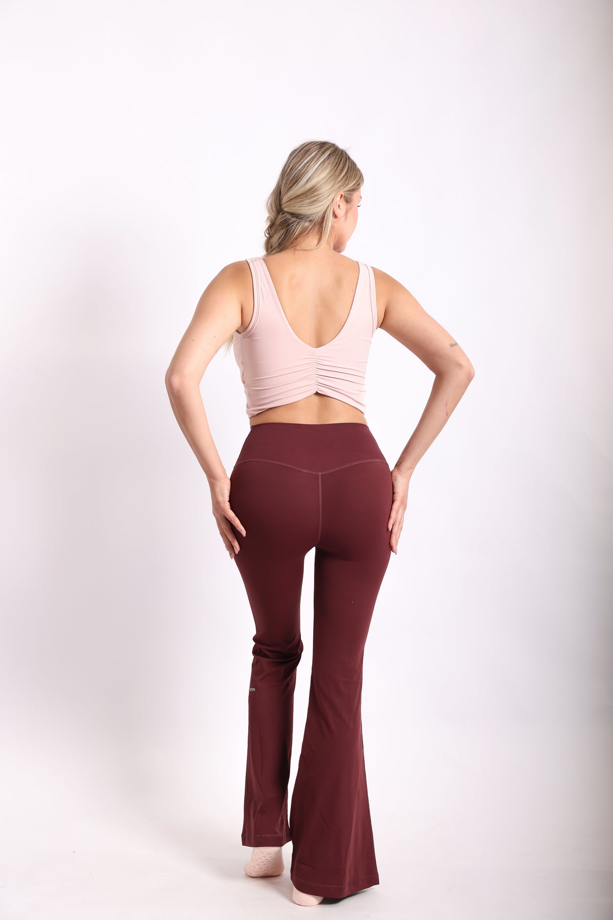 BALANCE Flared Legging