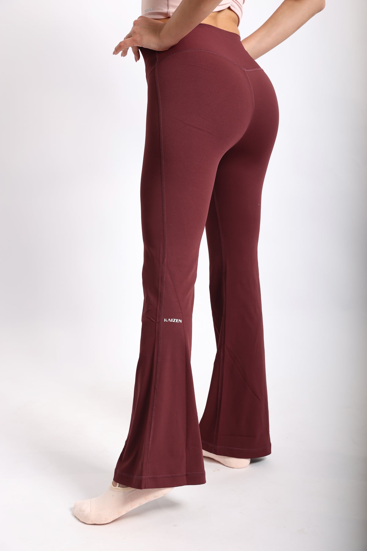 BALANCE Flared Legging
